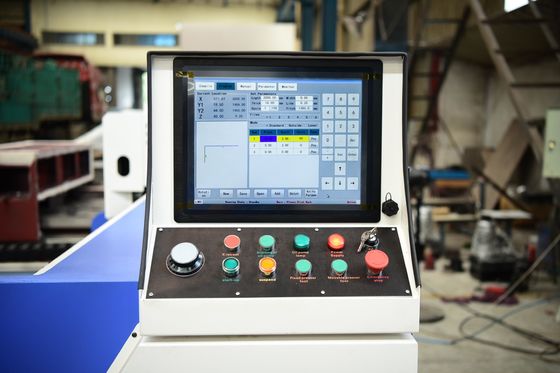 Chapa metálica hidráulica de sulco das ferramentas de corte da máquina do CNC V dobro do lado 1250 milímetros